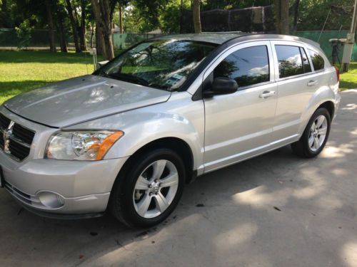 2012 dodge caliber sxt hatchback 4-door 2.0l  18,800 mls runs great!