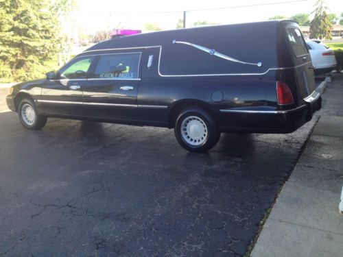 1999 lincoln town car eagle hearse 4-door 4.6l