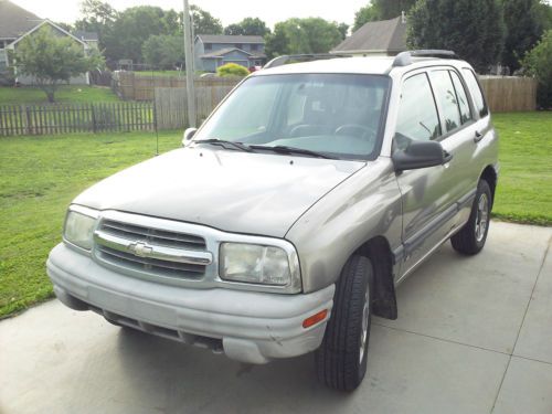 2003 chevy tracker 4x4 base hardtop 2-door 1.6l