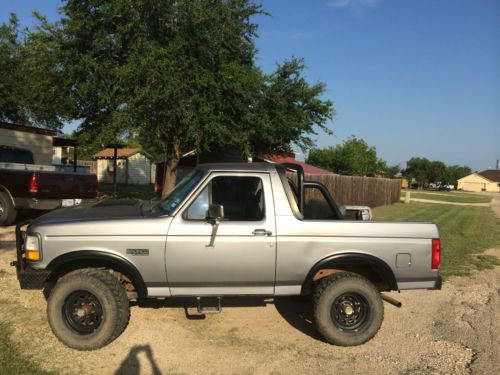 1994 ford bronco xl sport utility 2-door 5.0l