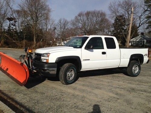 2006 chevrolet silverado 2500 ls 4x4  truck with snow plow