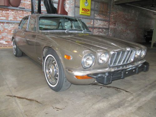 1974 jaguar xj6l - low reserve