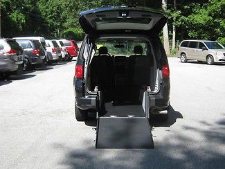 2009 handicap wheelchair rear entry van mobility!