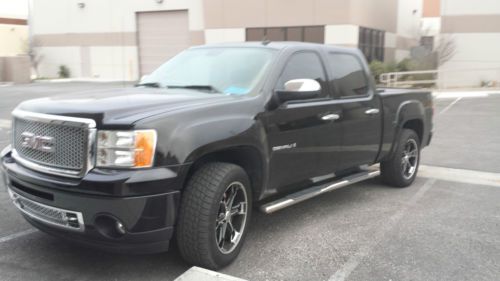 L@@k!!  2008 gmc sierra denali crew 4x4 v8 truck sunroof fully loaded nav 20&#039;s