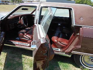 1977 Lincoln Continental Hardtop 4-Door 7.5L, image 2