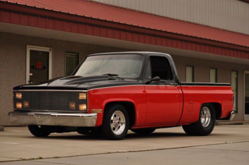 1984 gmc 1500 **clean** tubbed out! 383 stroker motor! runs great! wow!!