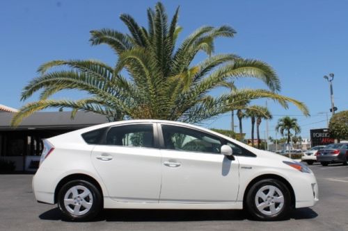 2011 prius iii | leather | jbl sound | new tires! $25k msrp