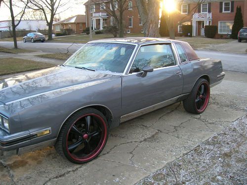 Pontiac grand prix withe 22 inch rims custom