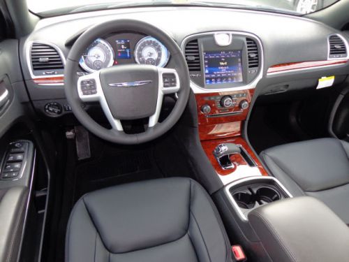 2014 chrysler 300 base