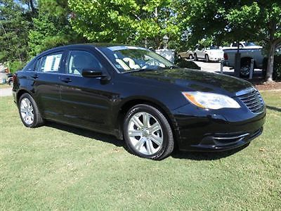 4dr sedan lx low miles automatic v6 cyl engine black