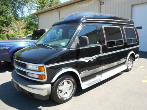 2002 chevrolet express 1500 ls standard passenger van 3-door 5.7l midwest vans