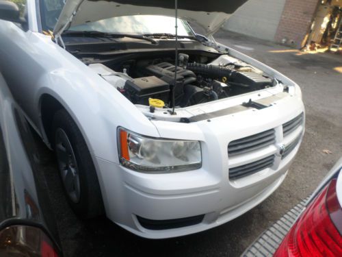 2008 dodge magnum it start it has a bad engine tow it away, image 6