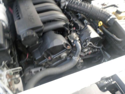 2008 dodge magnum it start it has a bad engine tow it away, image 9
