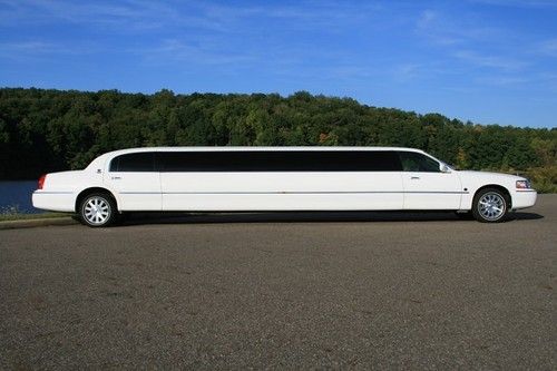 Limo limousine 2006 lincoln town car limo 180" super stretch