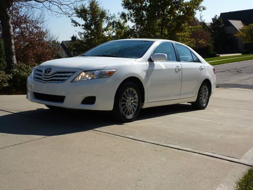 2010 camary le / v-6 / moonroof / alloys / warranty