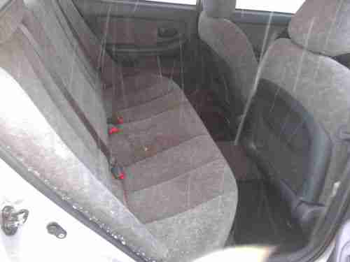 2001 Hyundai Elantra GLS Sedan 4-Door 2.0L, image 9