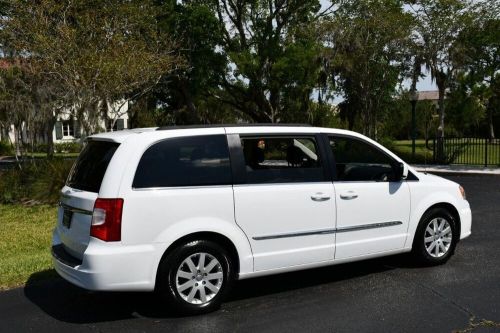 2014 chrysler town &amp; country 4dr wagon touring w/customer preferred package 29k