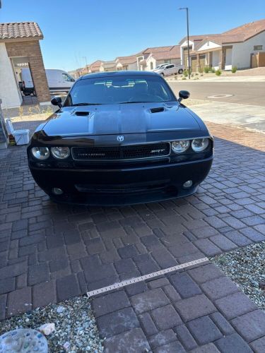 2010 dodge challenger srt-8