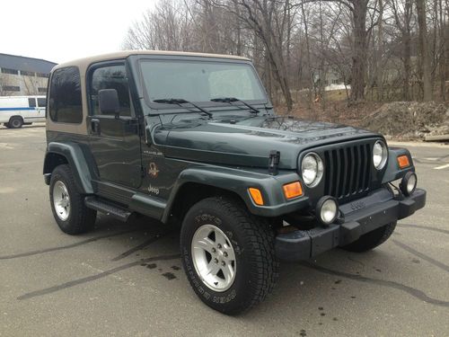 2002 jeep wrangler sahara edition *5-speed * hard top * 4x4 *a/c no reserve