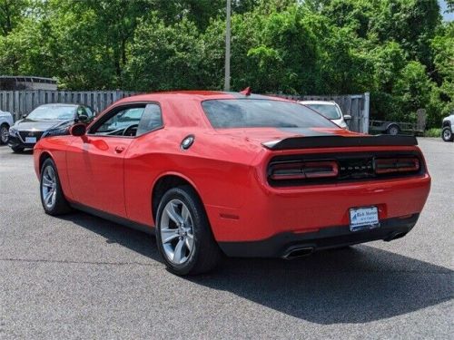2017 dodge challenger sxt