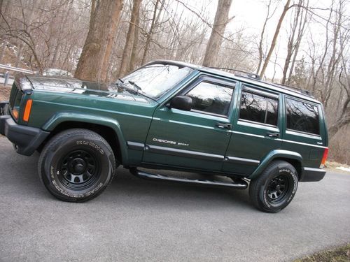 2000 jeep cherokee sport sport utility 4-door 4.0l-79,850 miles!!!  garage kept!