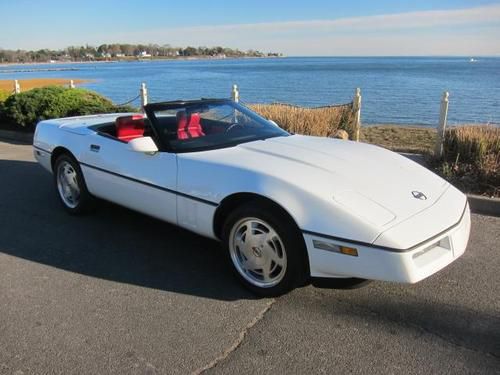 1989 corvette conv. 6 speed hardtop orig. 7752 miles