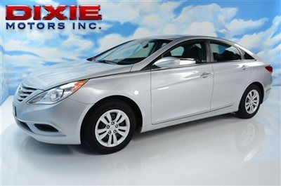 2012 25k w-ty bluetooth,usb &amp; i-pod,xm,one owner,super clean,35mpg  615.438.5347