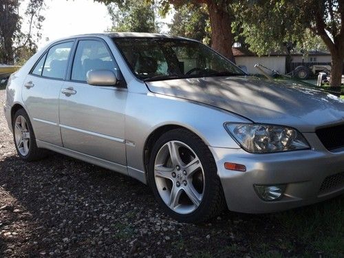 2002 lexus is300, runs good and fun to drive!