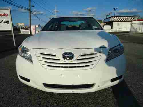 2009 Toyota Camry Sedan 4-Door 2.4L RUNS & DRIVES GREAT FLOOD NO RESERVE !!, image 2