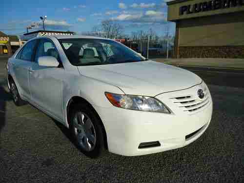 2009 Toyota Camry Sedan 4-Door 2.4L RUNS & DRIVES GREAT FLOOD NO RESERVE !!, image 3