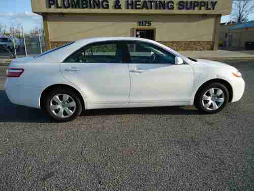 2009 Toyota Camry Sedan 4-Door 2.4L RUNS & DRIVES GREAT FLOOD NO RESERVE !!, image 6