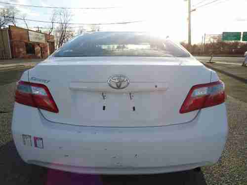 2009 Toyota Camry Sedan 4-Door 2.4L RUNS & DRIVES GREAT FLOOD NO RESERVE !!, image 9