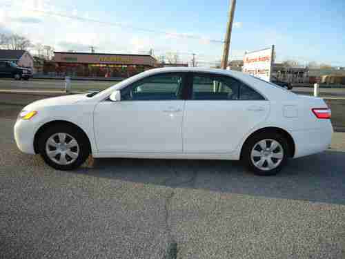 2009 Toyota Camry Sedan 4-Door 2.4L RUNS & DRIVES GREAT FLOOD NO RESERVE !!, image 11