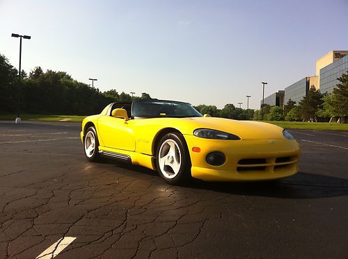 1995 dodge viper convertible 2-door 8.0l low miles!