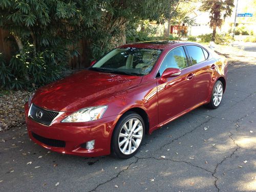 Lexus is250 awd 09 33k low miles !!!