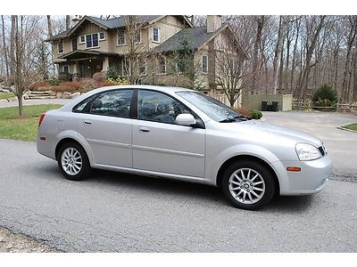 2004 suzuki forenza - just 42k miles - sunroof - clean carfax