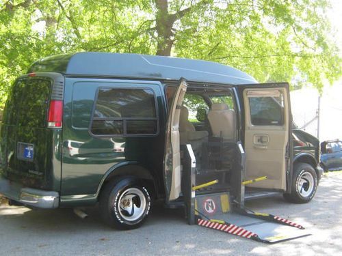 2002 chevrolet express handicap wheelchair van lift for mobility