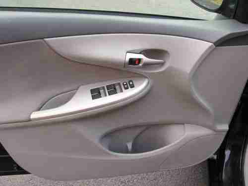 2010 Toyota Corolla LE Sedan 4-Door 1.8L Very Clean drive great low reserve, image 11