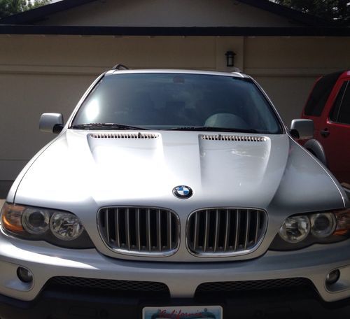 One owner 2004 bmw x5 4.4i awd,