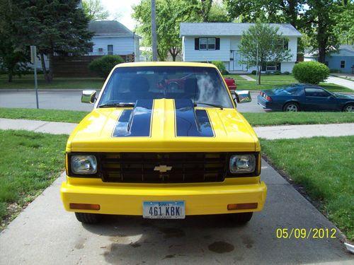 1985 chevy s-10 v-8 custom truck - very sharp looking