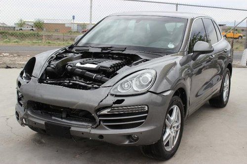 2012 porsche cayenne damaged salvage loaded runs! only 10k miles priced to sell!