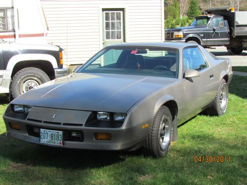 1986 chevy camaro vintage antique in like new condition!! this one is a serviver