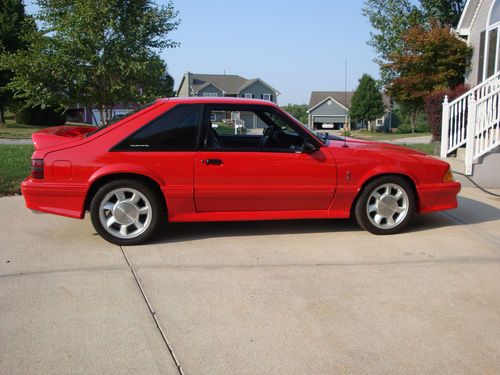 1993 ford mustang svt cobra hatchback 2-door 5.0l