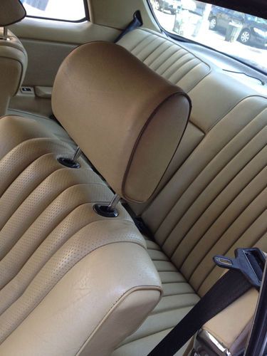 1985 Mercedes Benz 300CD Diesel, Low Miles, Excellent Condition, image 7