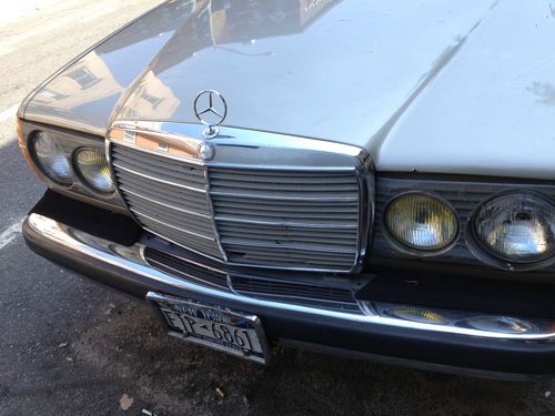1985 Mercedes Benz 300CD Diesel, Low Miles, Excellent Condition, image 16