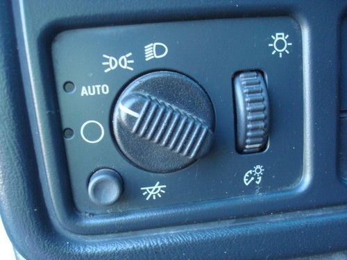 Chevrolet Silverado 2500 Dog Truck, image 4