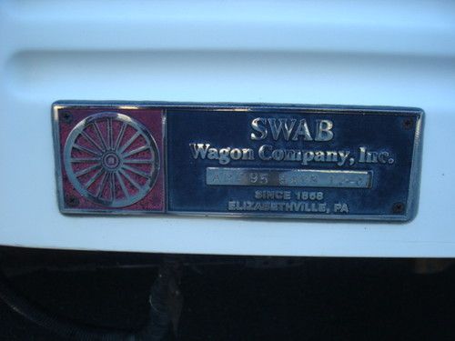 Chevrolet Silverado 2500 Dog Truck, image 17