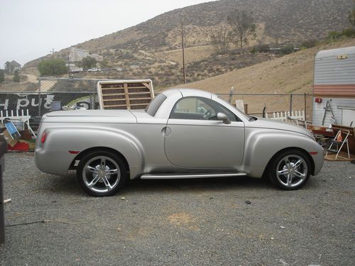 2005 chevrolet ssr base convertible 2-door 6.0l