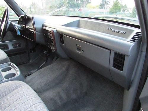 1990 Ford Bronco XLT Sport Utility 2-Door 5.8L, image 12