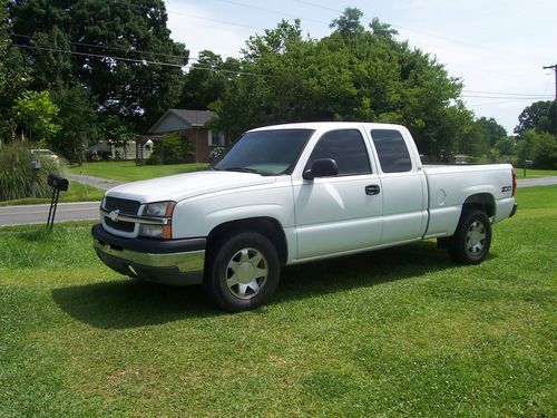 2003 Chevy Silverado Extended Cab Shortbox 4x4 RustFree 5.3 V8 AT Good Truck, image 2
